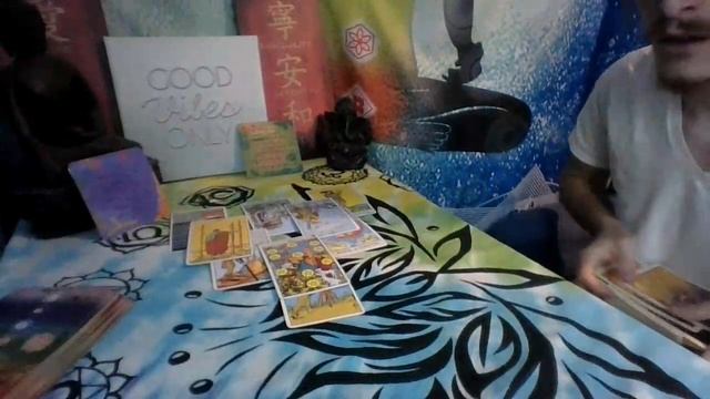 Libra Monthly Tarot Reading You are the glue holding it together смотреть онлайн