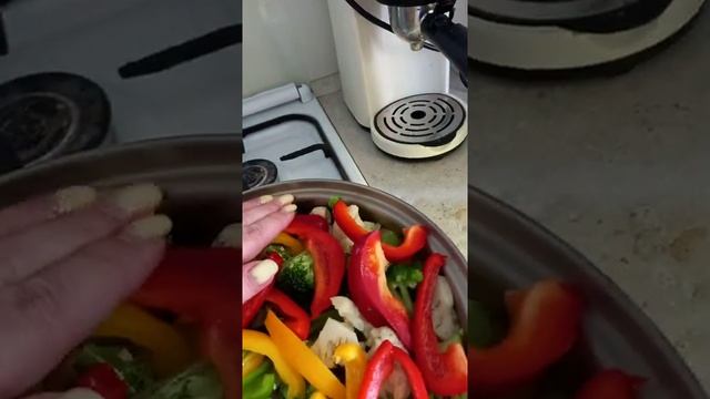 Тушёные овощи с курочкой! смотреть онлайн