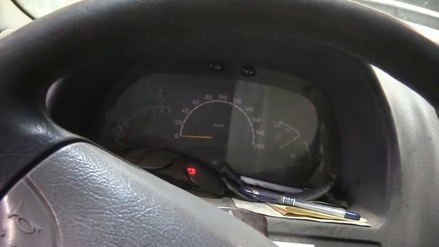 замена топливного фильтра на Mercedes-Benz W638 двигатель OM611 DE 22 LA смотреть онлайн