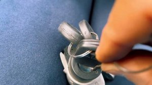 Как снять личинку замка зажигания на Skoda Fabia 1 без снятия самого замка?!