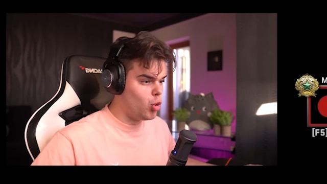 СЫГРАЛ НА НОВЫХ ДЕВАЙСАХ СПУСТЯ 5 ЛЕТ В CS:GO смотреть онлайн