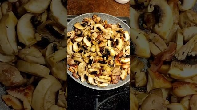 УЖИН ЗА 20 МИНУТ. ПАСТА С КУРИЦЕЙ, БЕКОНОМ И ШАМПИНЬОНАМИ смотреть онлайн