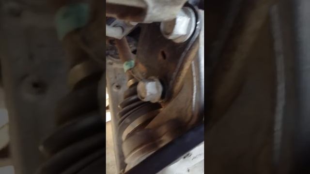 Wheel bearing change Ford Fusion смотреть онлайн