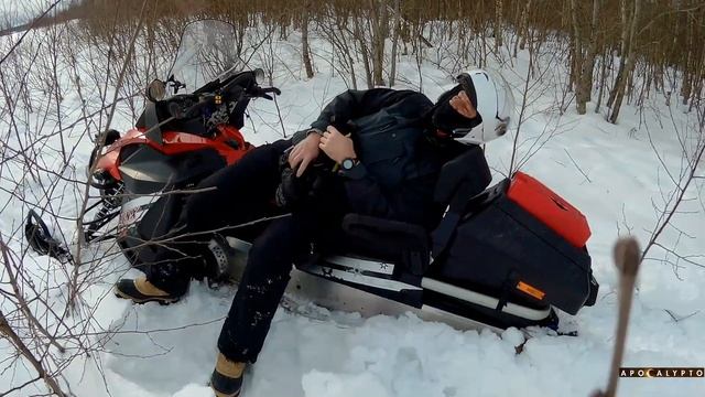 Масленица на снегоходе. Прорыв через лес в поисках просеки. смотреть онлайн