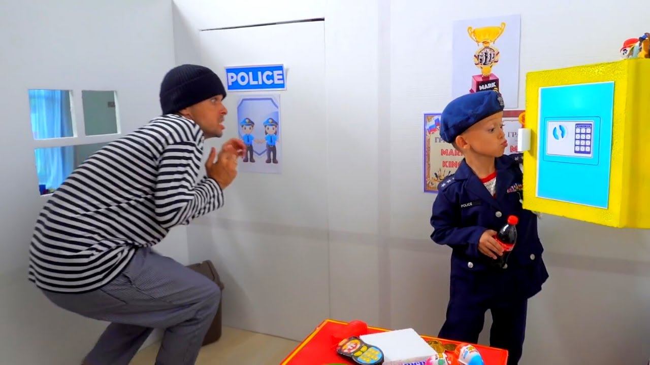 Марк притворился Полицейским и ловит Воришку смотреть онлайн