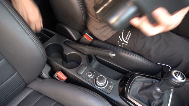 Mazda CX3 _ naslon za ruku  Armrests 