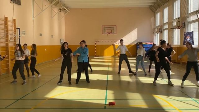 Флешмоб на выпускной ШКОЛА 1208 смотреть онлайн