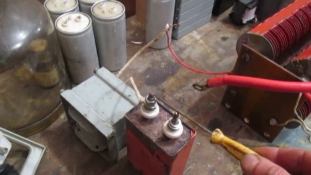 разряд высоковольтного конденсатора смотреть онлайн