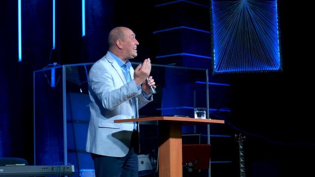 Последний день нашей жизни / Вадим Шипилов / церковь 