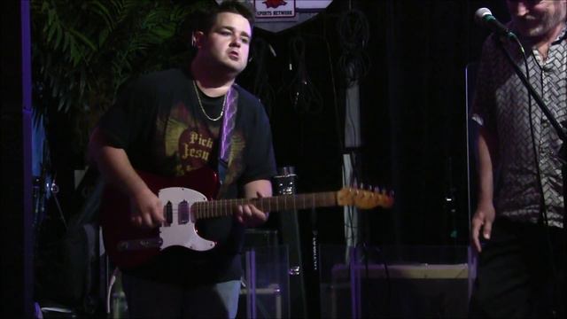 Brian Mullen and Funk Yeah@ Thist N Howl Open Mic-Come Together смотреть онлайн