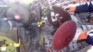 РУЧНОЙ-МОТОБЛОЧНЫЙ ДИСКОВЫЙ ОКУЧНИК В РАБОТЕ. Окучивание картошки тяжелым мотоблоком.