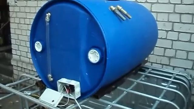 Как установить нагреватель в бак для летнего душа.  Воронеж 89518520847