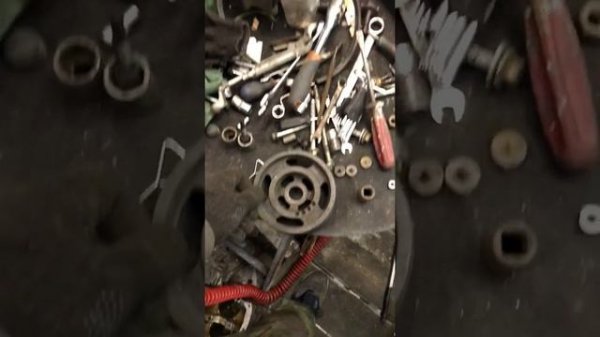 Как открутить шкив коленвала на Форд Фокус 2