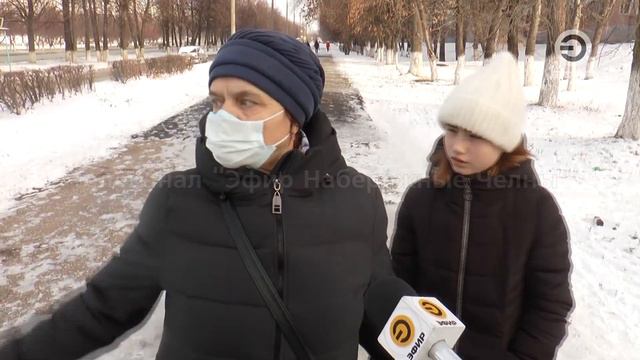 Город сегодня превратился в каток.