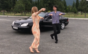 Девушка Танцует Очень Блестяще 2022 Лезгинка Чеченская С Красавицей Из Азербайджана ALISHKA RAINA