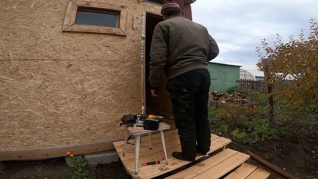 ЖИЗНЬ ВДАЛИ ОТ ЦИВИЛИЗАЦИИ В ГЛУХОЙ УРАЛЬСКОЙ ДЕРЕВНЕ ЭТОТ ПАРЕНЬ СТРОИТ ДОМ ОДИН своими руками смотреть онлайн