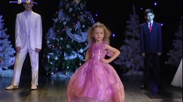 Зимний Бал с TV START-2014. Бальный Выход Принц и Принцесса смотреть онлайн