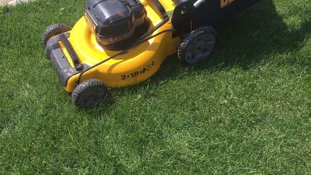 Газонокосилка Dewalt DCMW564P2 на АКБ смотреть онлайн