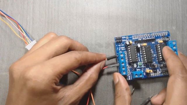 How To Connect Unipolar Stepper Motor With L293D Motor Driver Board Shield And Arduino