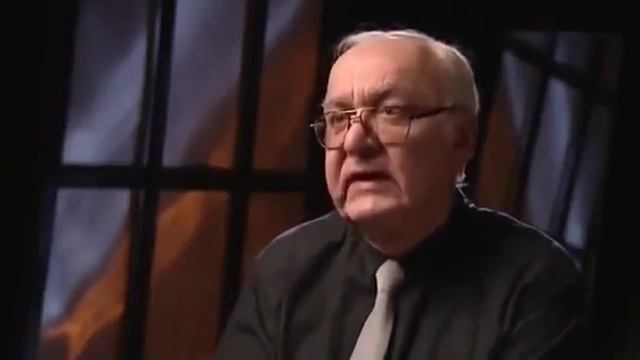 Пенсионерка два года хранила в холодильнике труп инопланетянина смотреть онлайн