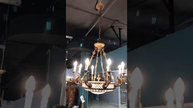 Старинная люстра на 8 рожков-лампочек с хрустальными подвесками смотреть онлайн