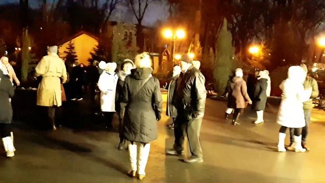 Ты мой свет,моя вселенная!!!Народные танцы,парк Горького,Харьков!!! смотреть онлайн