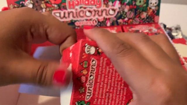 Unboxing - Tokidoki Holiday Unicorno Series 1 смотреть онлайн