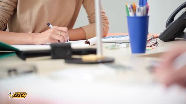 Обзор «Bic Ручка перьевая All in One Classic цвет корпуса серебристый синий BIC» смотреть онлайн