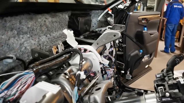 Защита от угона Toyota Highlander Пример разбора салона для скрытной установки смотреть онлайн