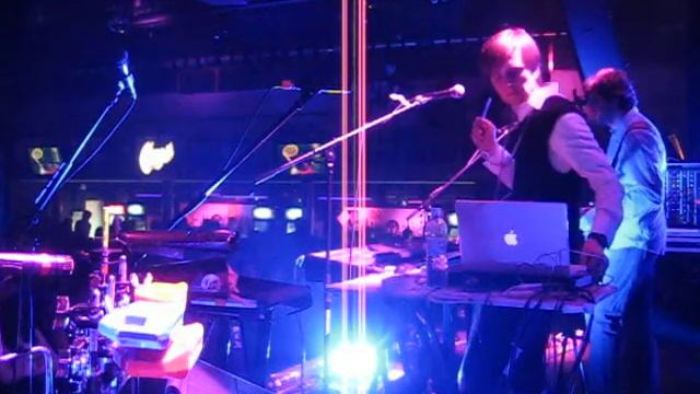 The Tapeaters - Moon Shines (St Petersburg 2011) Stage Cam.avi смотреть онлайн