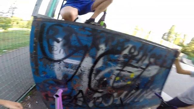 ПОКРАСИЛИ BMX С ПОМОЩЬЮ МУХОБОЙКИ?!/НОВАЯ РАСЦВЕТКА БМХ смотреть онлайн