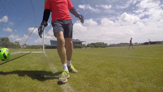 EPIC FOOTBALL CHALLENGES vs MY BRO смотреть онлайн