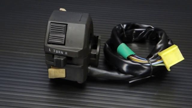 スズキ【グース GOOSE 250】純正スイッチBOX左はこんな感じです。 смотреть онлайн