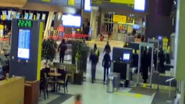 На машине по аэропорту смотреть онлайн