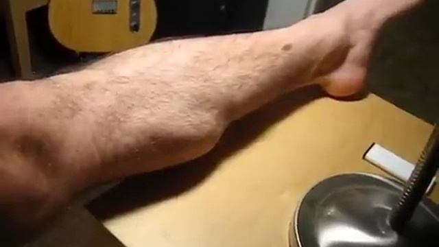 My muscle cramps when I flex it смотреть онлайн