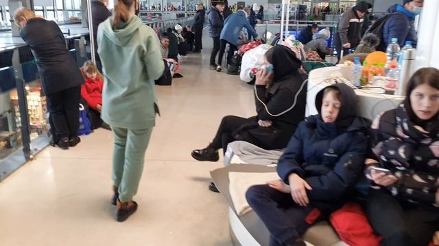 Warszawa - Dworzec Centralny [07-03-2022, 12:00] смотреть онлайн