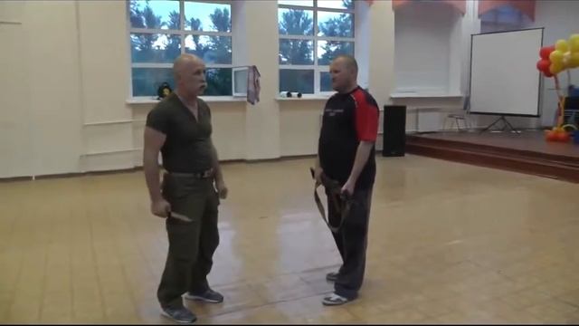 О штык ноже, реальности, глупости. Рукопашная схватка.