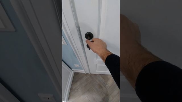 НЕВИДИМЫЙ магнитный ОГРАНИЧИТЕЛЬ ДВЕРИ FANTOM - крутое решение для интерьера! #shorts смотреть онлайн