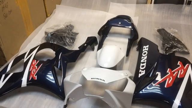 HONDA CBR954RR Обзор комплекта пластика смотреть онлайн