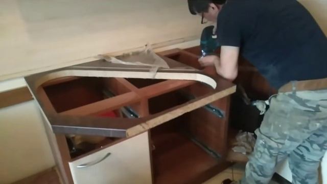 Устанавливали столешницу 6008 ДЮРОПАЛ. Довольно красивая столешница смотреть онлайн