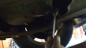 Замена масла на Лада Приора. Заливаем Лукойл Genesis Armortech 5W40 синтетика