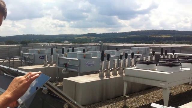 Солнечные коллектора, крыша инфо-центра Viessmann. смотреть онлайн