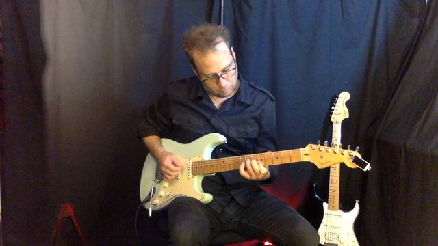 Sound Differences: Fender Stratocaster Usa vs. Squier Stratocaster Japan смотреть онлайн