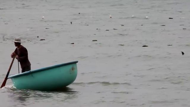 Символ курорта Муй не - круглые лодки, Вьетнам, Южно-Китайское море, Тихий океан смотреть онлайн