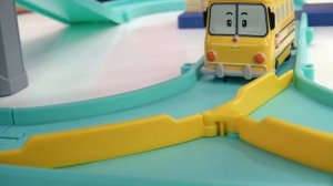 Машинки Робокар Поли — распаковка. Конструктор. Приключения на заправке