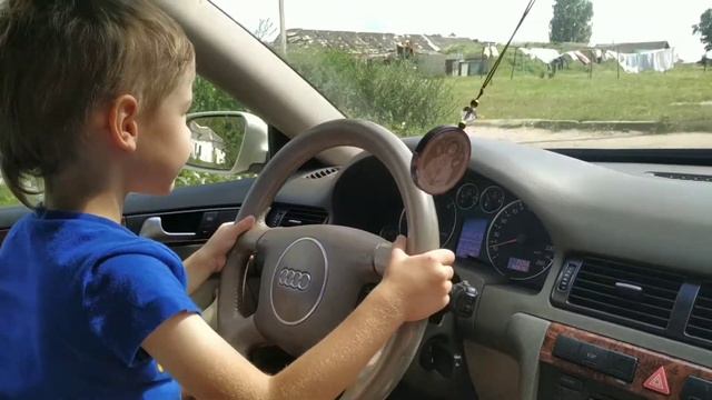 Ребенок угнал машину. смотреть онлайн