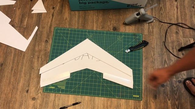 24" flying wing! the Dead Simple 24 $5 scratch build challenge смотреть онлайн
