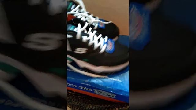 Skechers Review #skechers #sepatu #unboxingsepatu #skechersshoes #shoesunboxing #sepatubagus смотреть онлайн