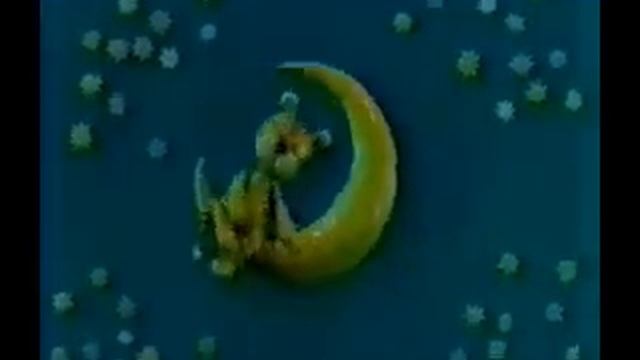 Спят усталые игрушки, книжки спят...