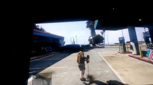 Где найти канистру с бензинам в гта 5